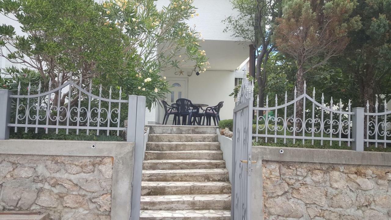 Apartman Zahira Karlobag Dış mekan fotoğraf