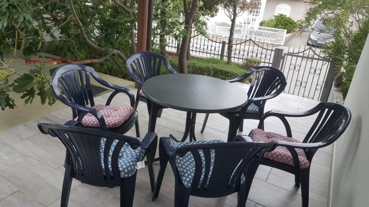 Apartman Zahira Karlobag Dış mekan fotoğraf